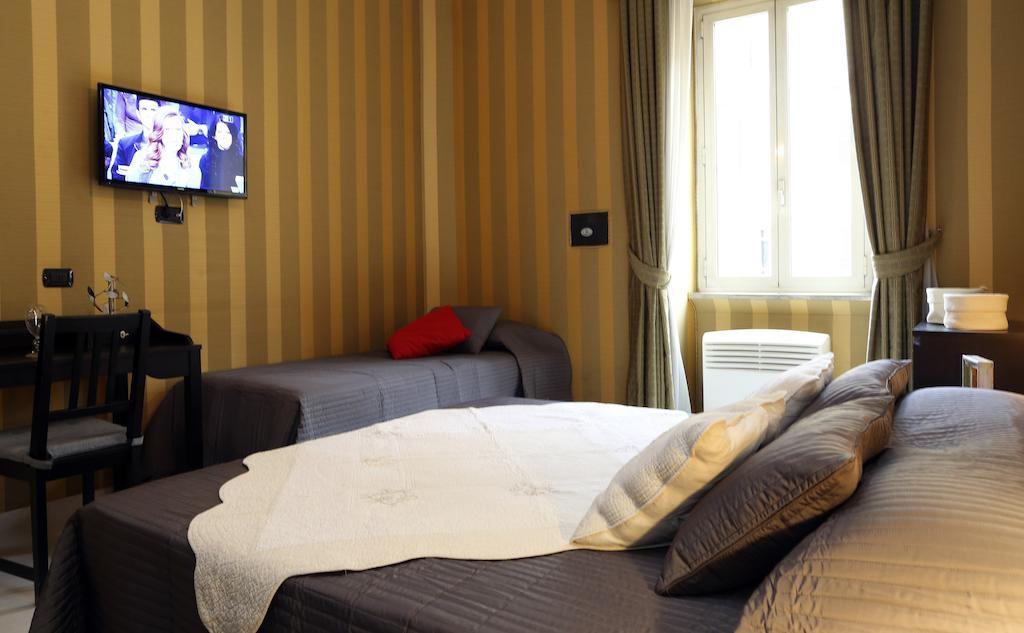 רומא Caracciolo Guest House חדר תמונה