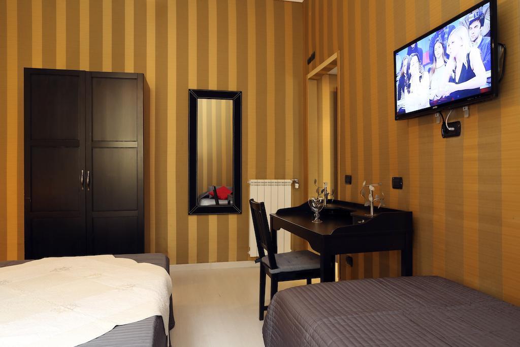 רומא Caracciolo Guest House חדר תמונה