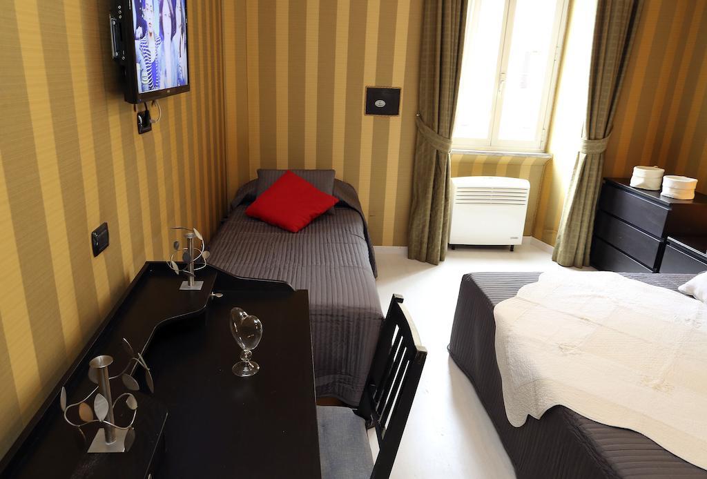 רומא Caracciolo Guest House חדר תמונה