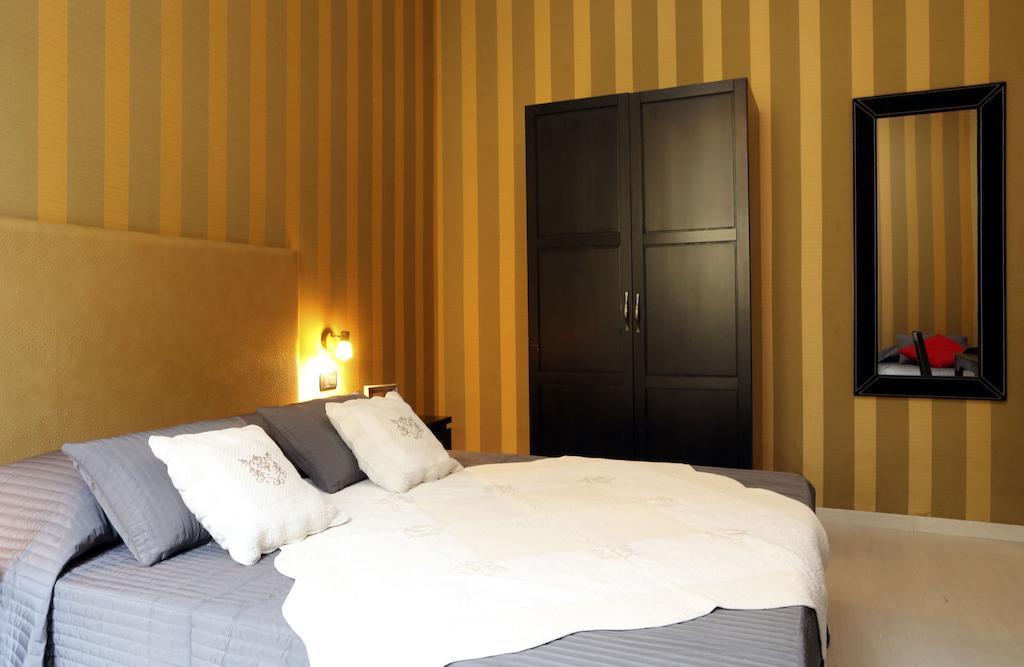 רומא Caracciolo Guest House חדר תמונה