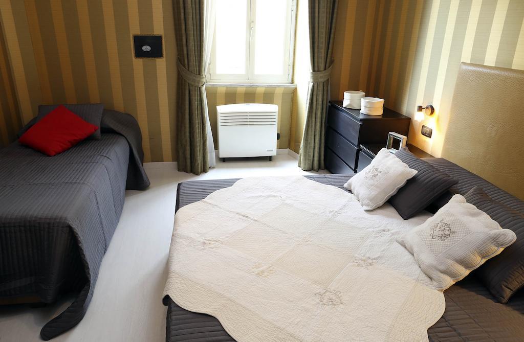 רומא Caracciolo Guest House מראה חיצוני תמונה