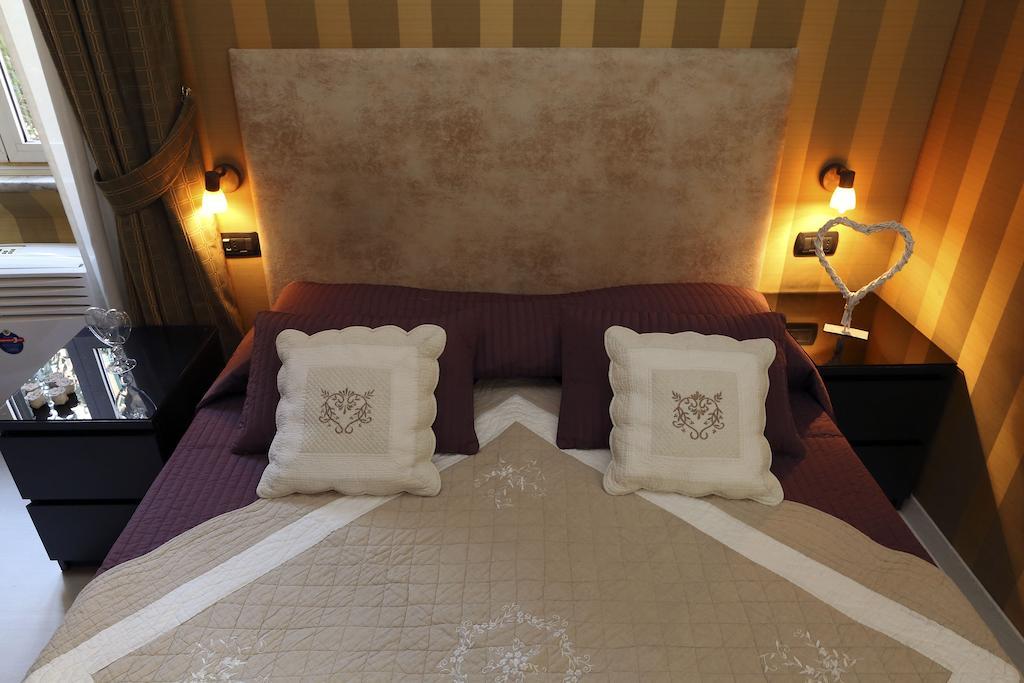 רומא Caracciolo Guest House חדר תמונה