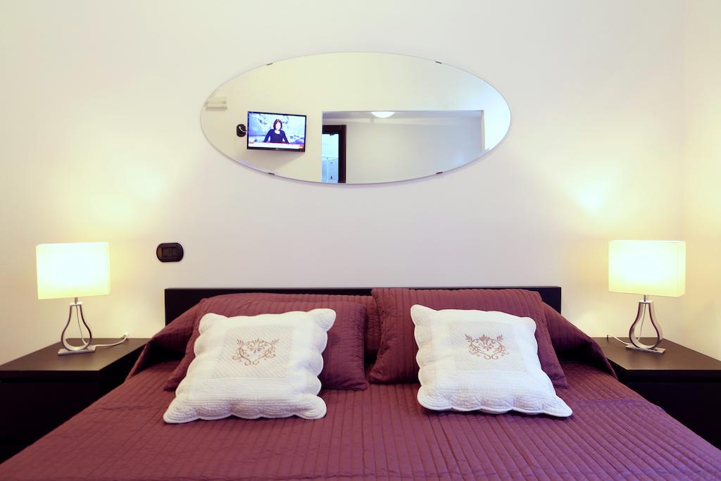 רומא Caracciolo Guest House חדר תמונה