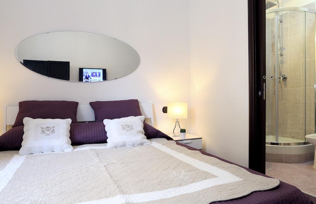 רומא Caracciolo Guest House חדר תמונה